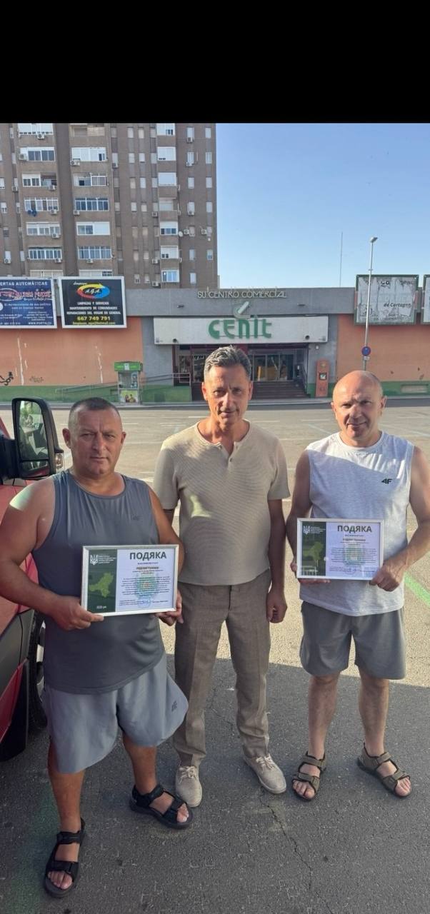 Разом заради України: гуманітарна діяльність Руслана та Славіка Рудих